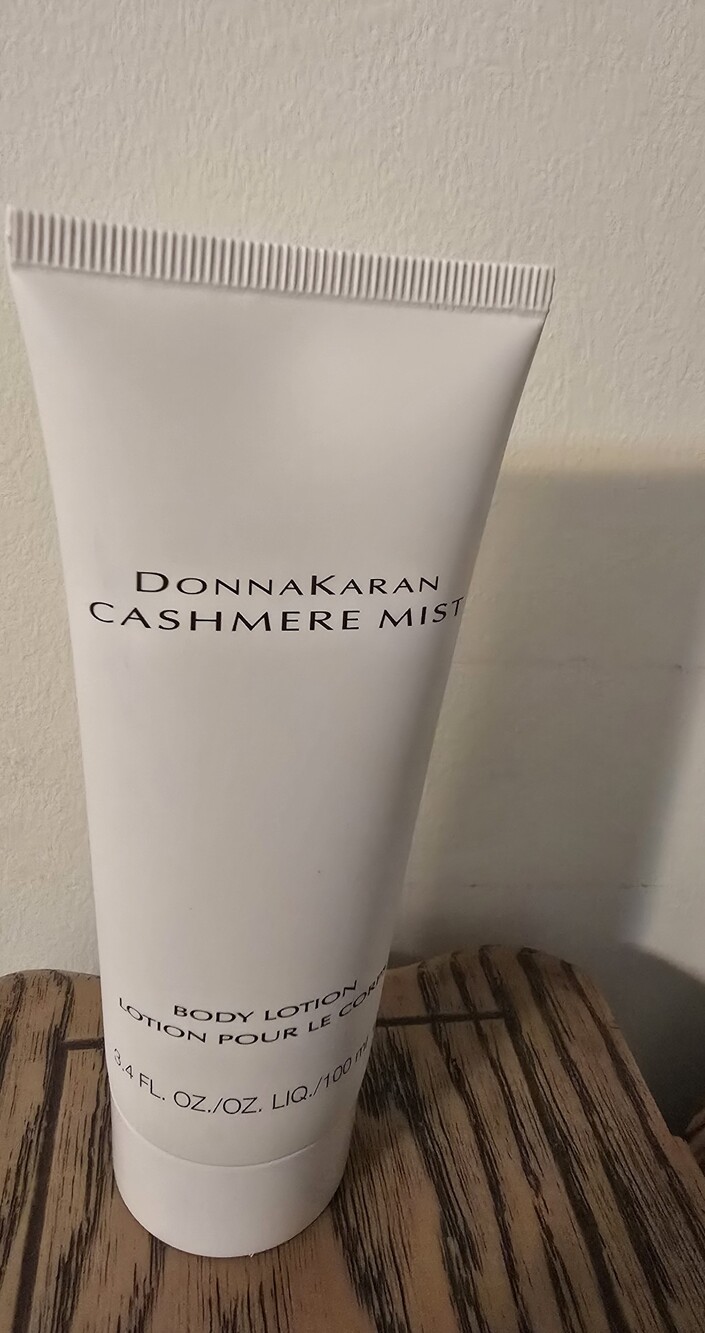New/Unused Donna Karan Cashmere Mist Body Lotion 3.4oz/100ml